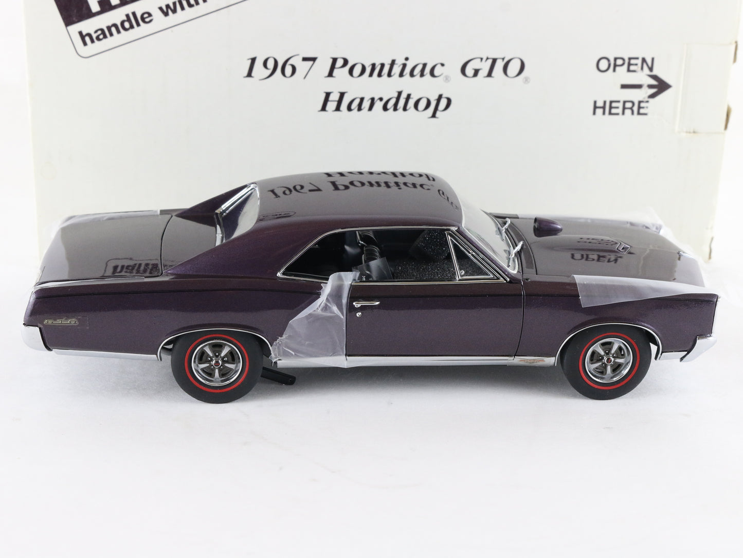 1967 Pontiac GTO Hardtop Plum Mist Purple Danbury Mint 1:24 Diecast Model Car
