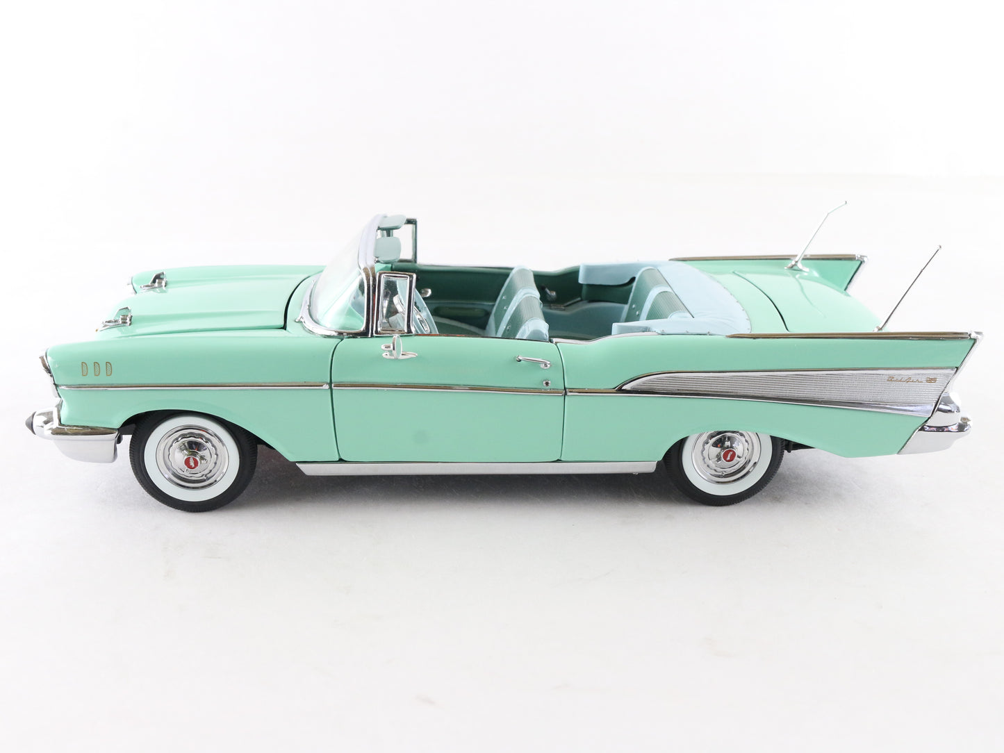 1957 Chevrolet Bel Air Surf Green Convertible Danbury Mint 1:24 Model Car