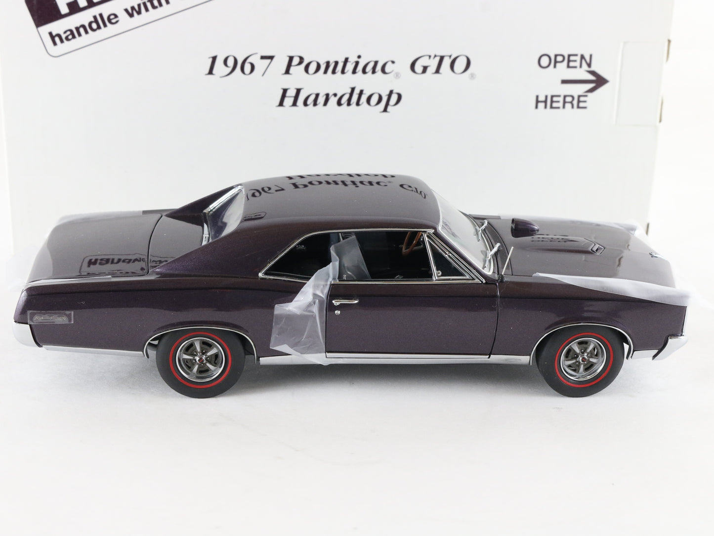 1967 Pontiac GTO Hardtop Plum Mist Purple Danbury Mint 1:24 Diecast Model