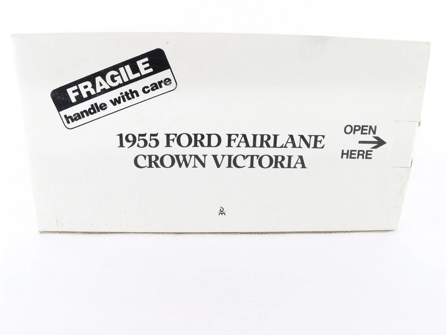 1955 Ford Fairlane Crown Victoria Danbury Mint 1:24 White Black Diecast Model