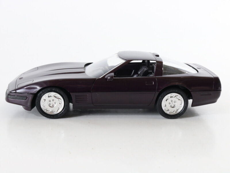 1993 Chevrolet Chevy Corvette Dark Purple AMT ERTL 1:24 Plastic Promo Model Car