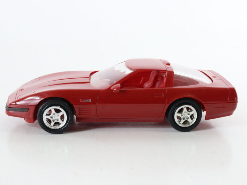 1994 Chevrolet Chevy Corvette Red AMT ERTL 1:24 Plastic Promo Model Car