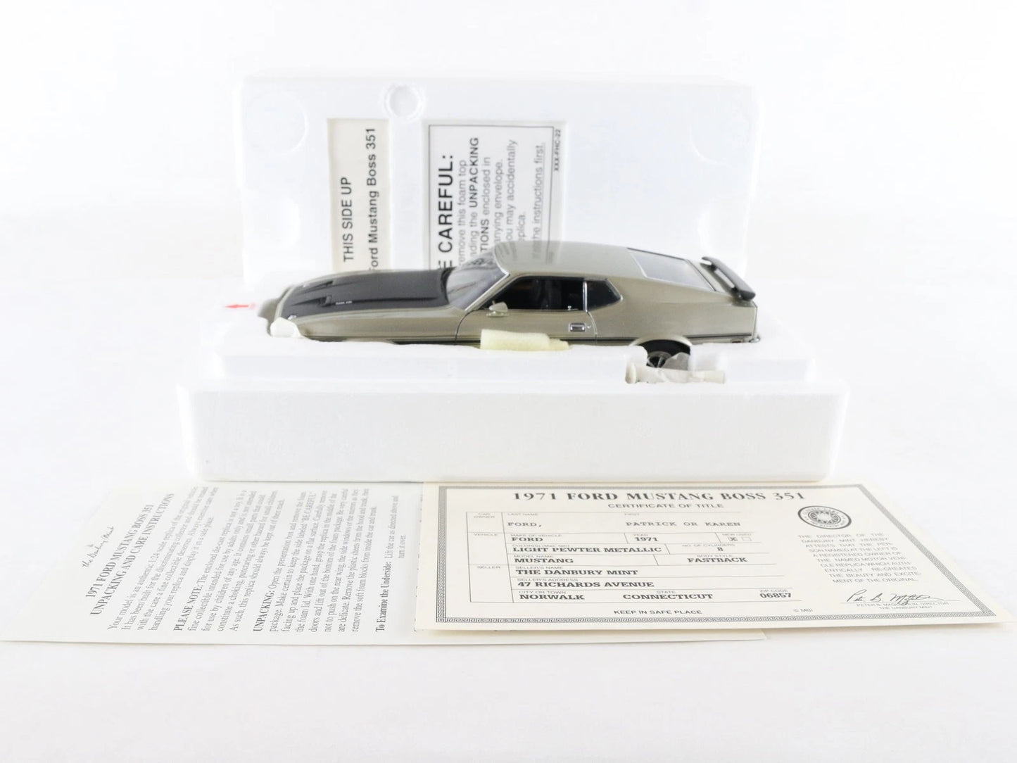 1971 Ford Mustang Boss 351 Fastback Gray Black Danbury Mint 1:24 Diecast Model