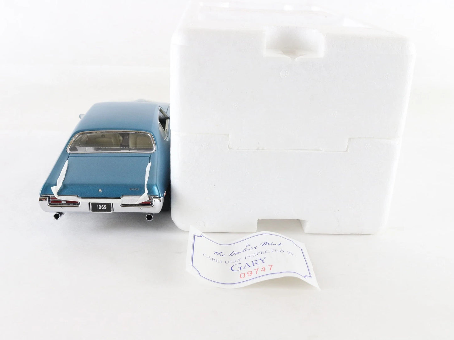 1969 Pontiac GTO Coupe Light Blue Danbury Mint 1:24 Diecast Model 680
