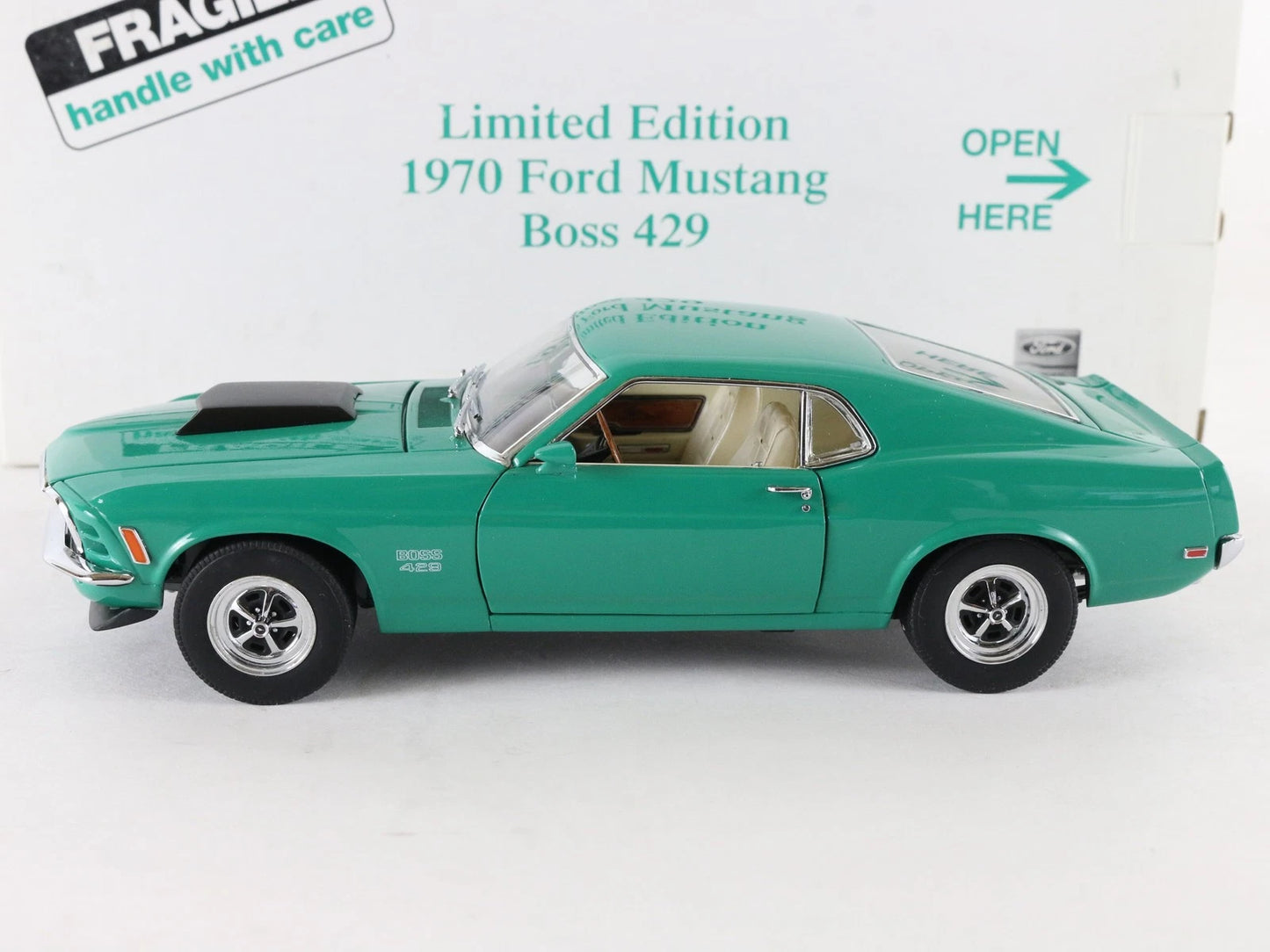 1970 Ford Mustang Fastback Grabber Green 2205/5000 Danbury 1:24 Diecast Model