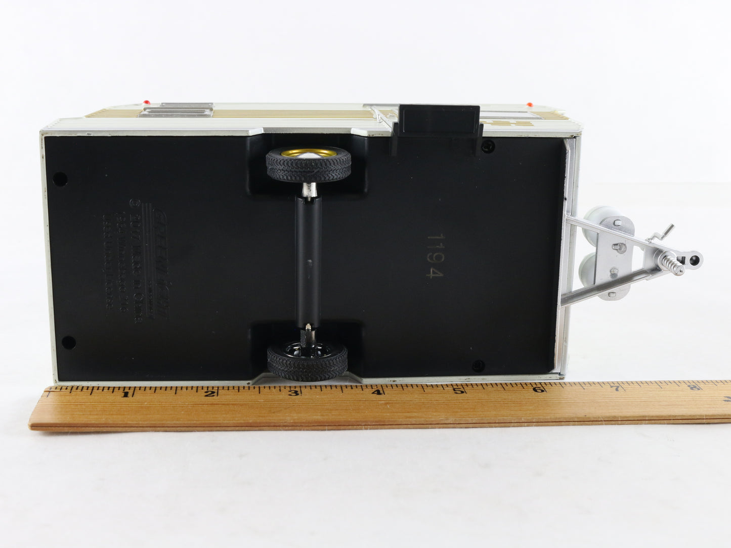 1964 Winnebago 216 Hitch & Tow Trailer Greenlight 1:24 Diecast Model