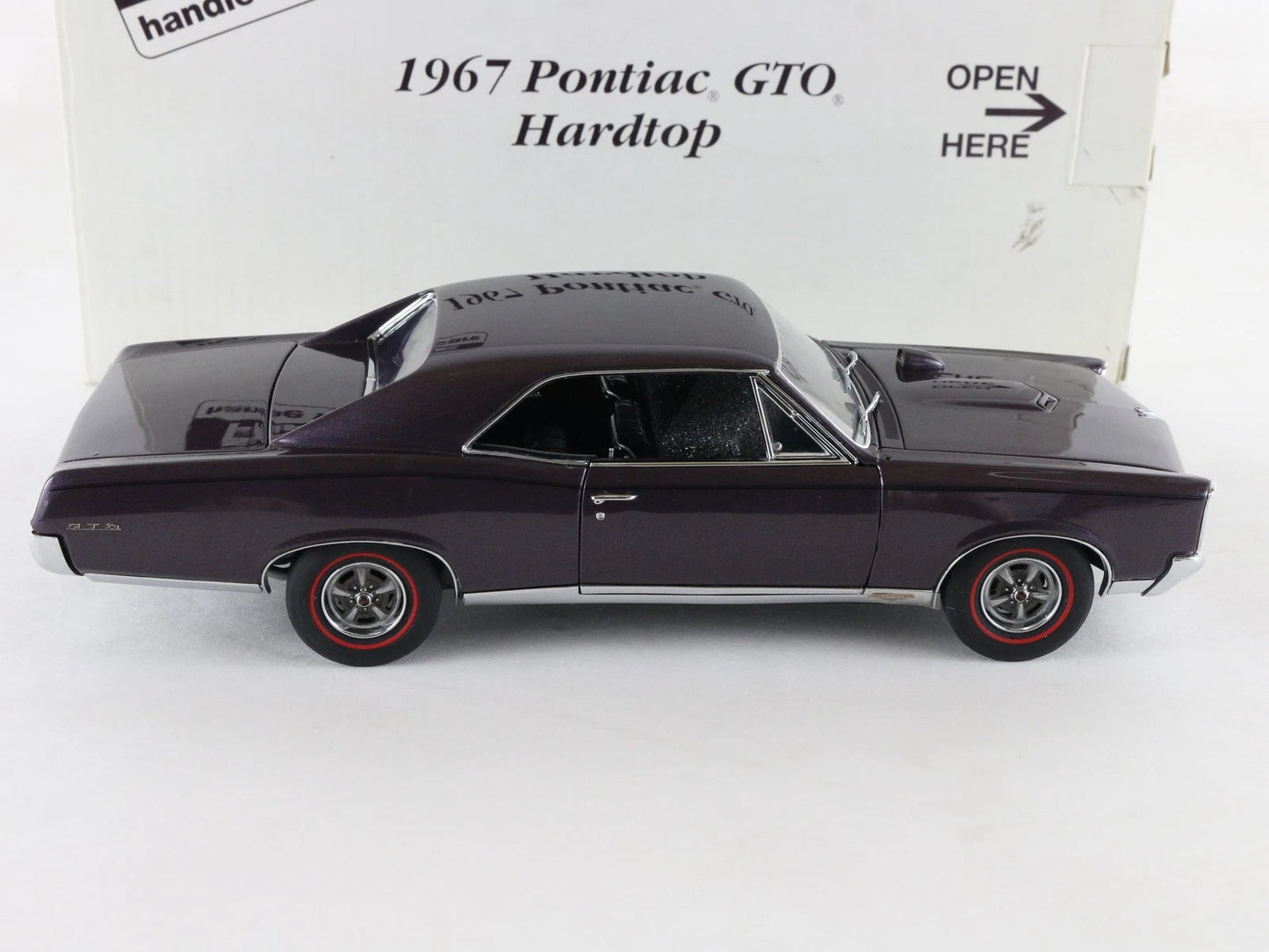 1967 Pontiac GTO Hardtop Purple Danbury Mint 1:24 Diecast Model Car