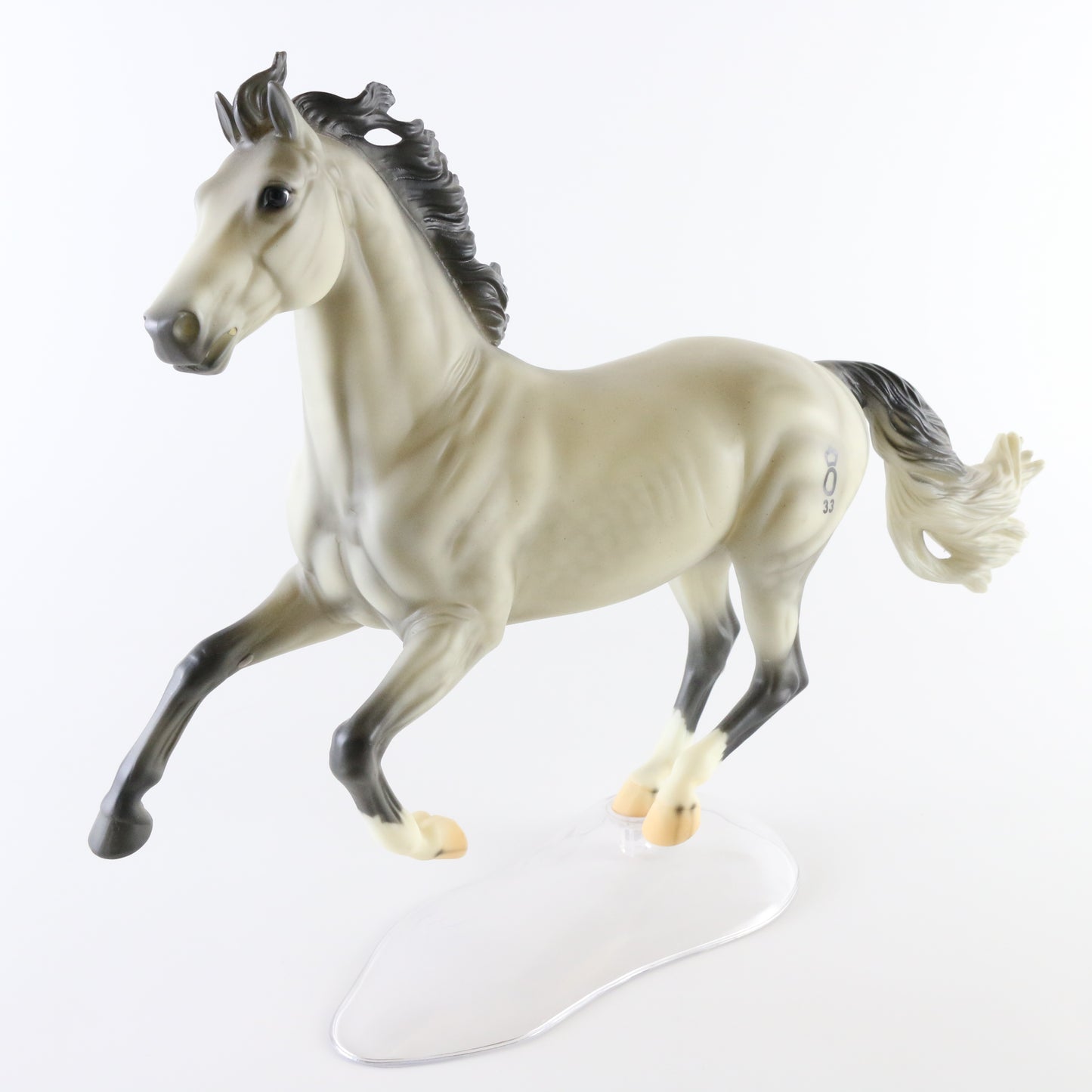 Breyer Oldenburg Stallion Show Jumping Warmblood Horse with Stand