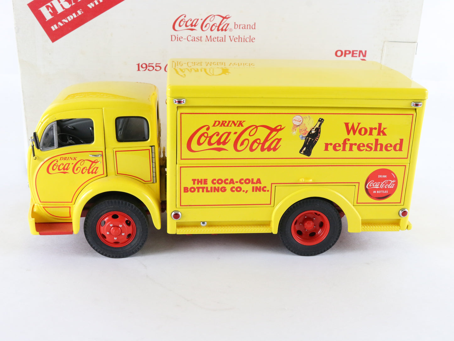 1955 White 3000 Coca Cola Delivery Truck Yellow Danbury Mint 1:24 Diecast Model