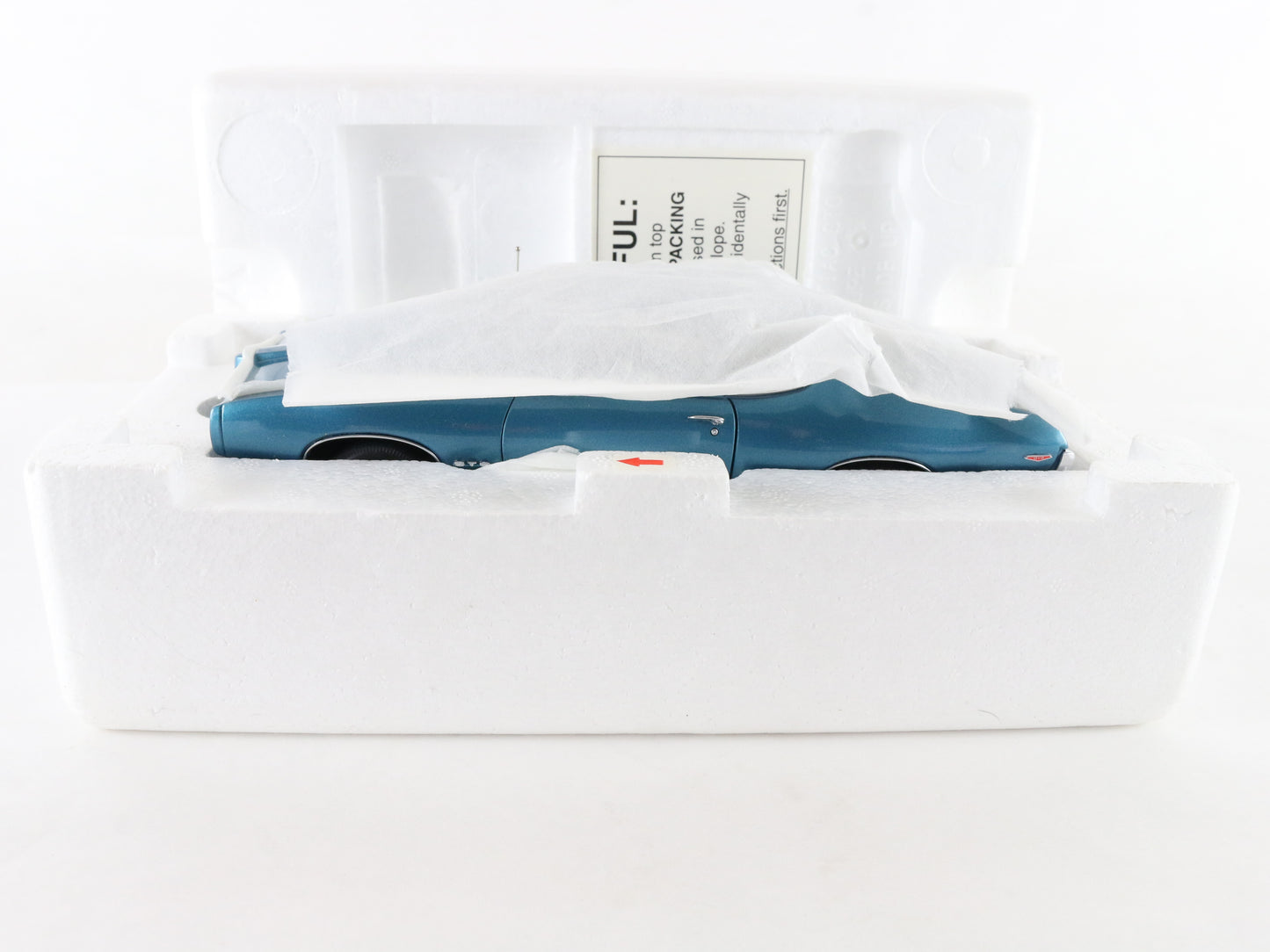 1969 Pontiac GTO Coupe Light Blue Danbury Mint 1:24 Diecast Model 680