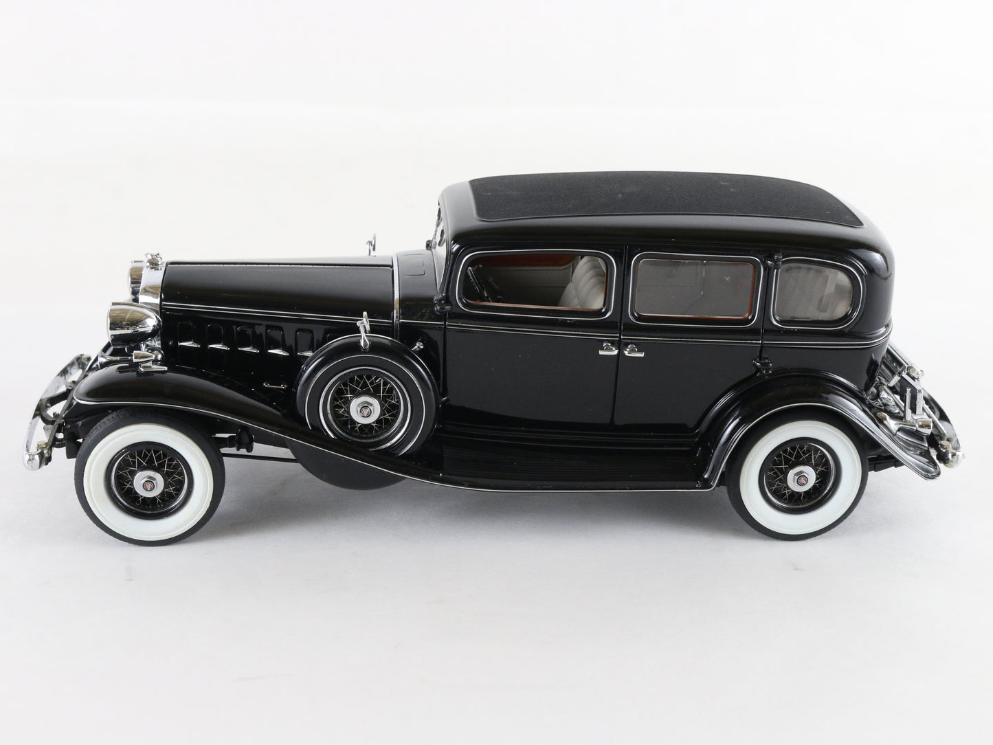 1932 Cadillac V-16 Sedan Black Danbury Mint 1:24 Diecast Model Car