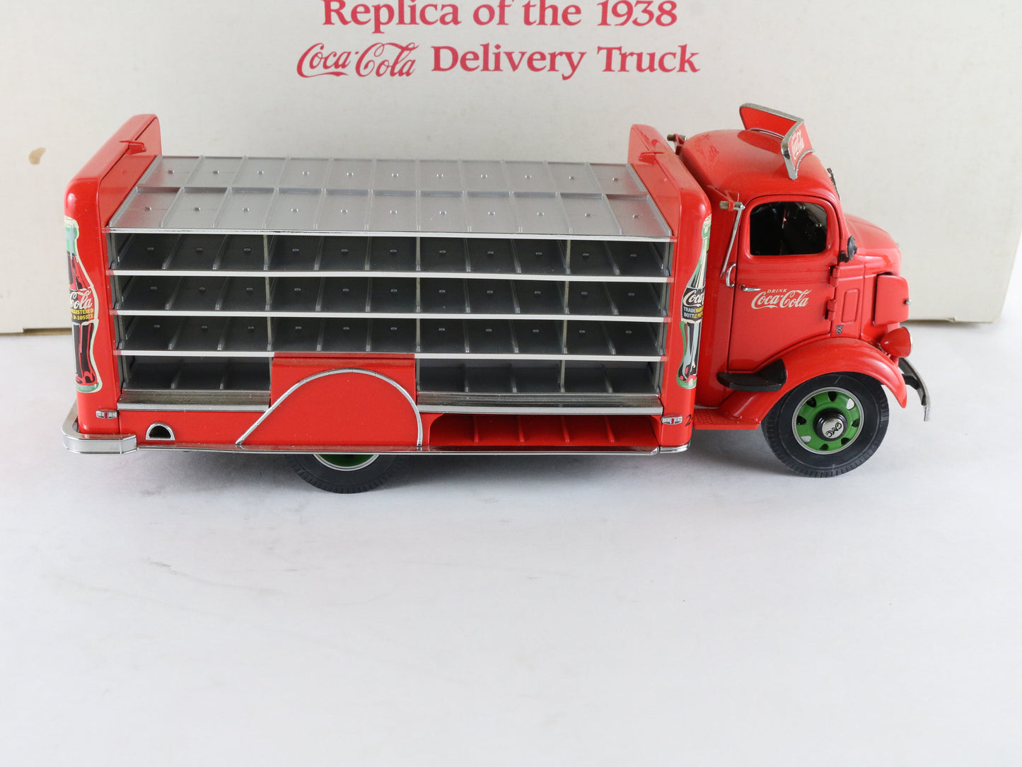 1938 GMC Cab Over Engine Coca Cola Delivery Truck Danbury Mint 1:24 W/ Extras