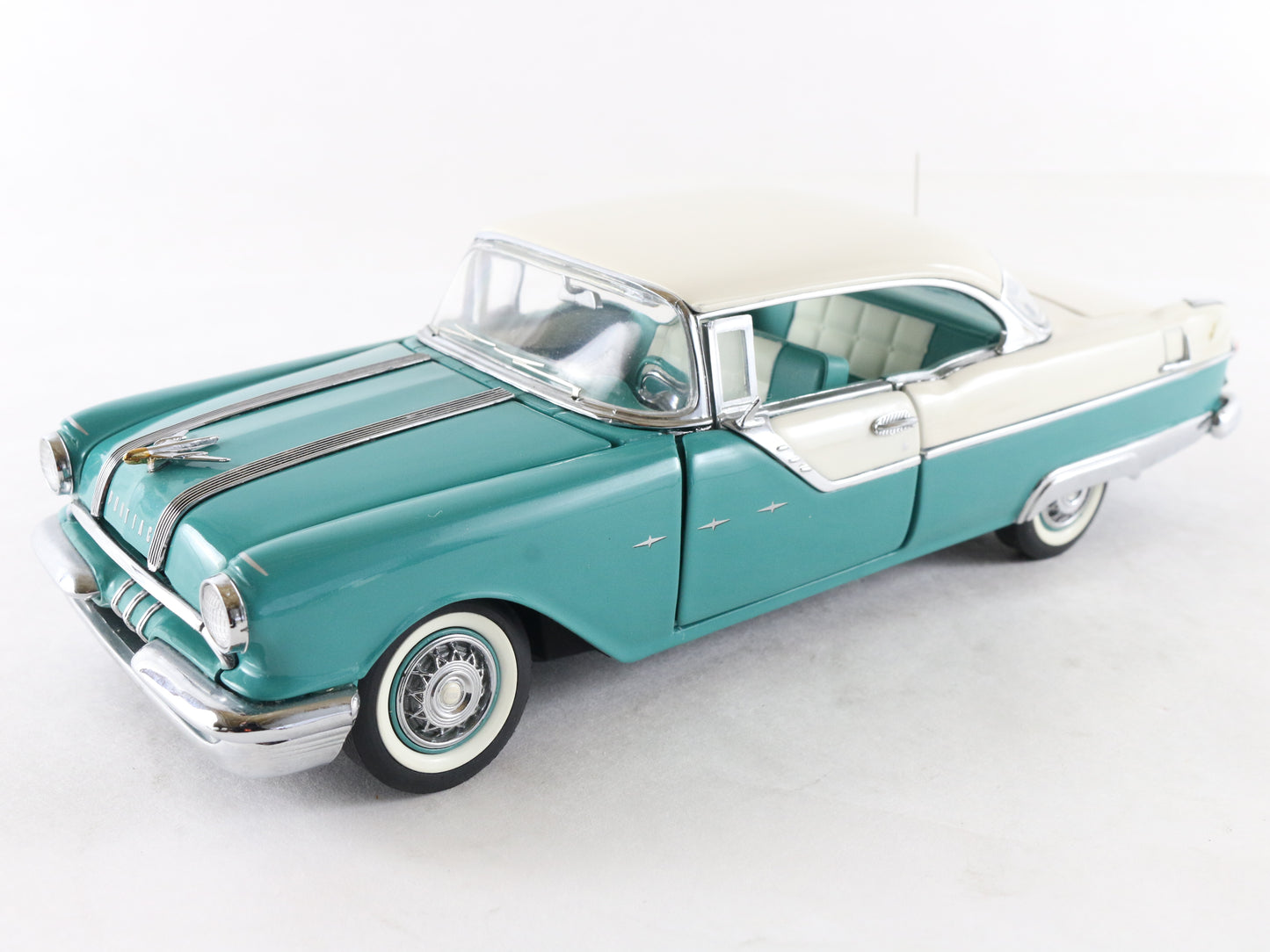1955 Pontiac Star Chief Blue & White Franklin Mint 1:24 Model 