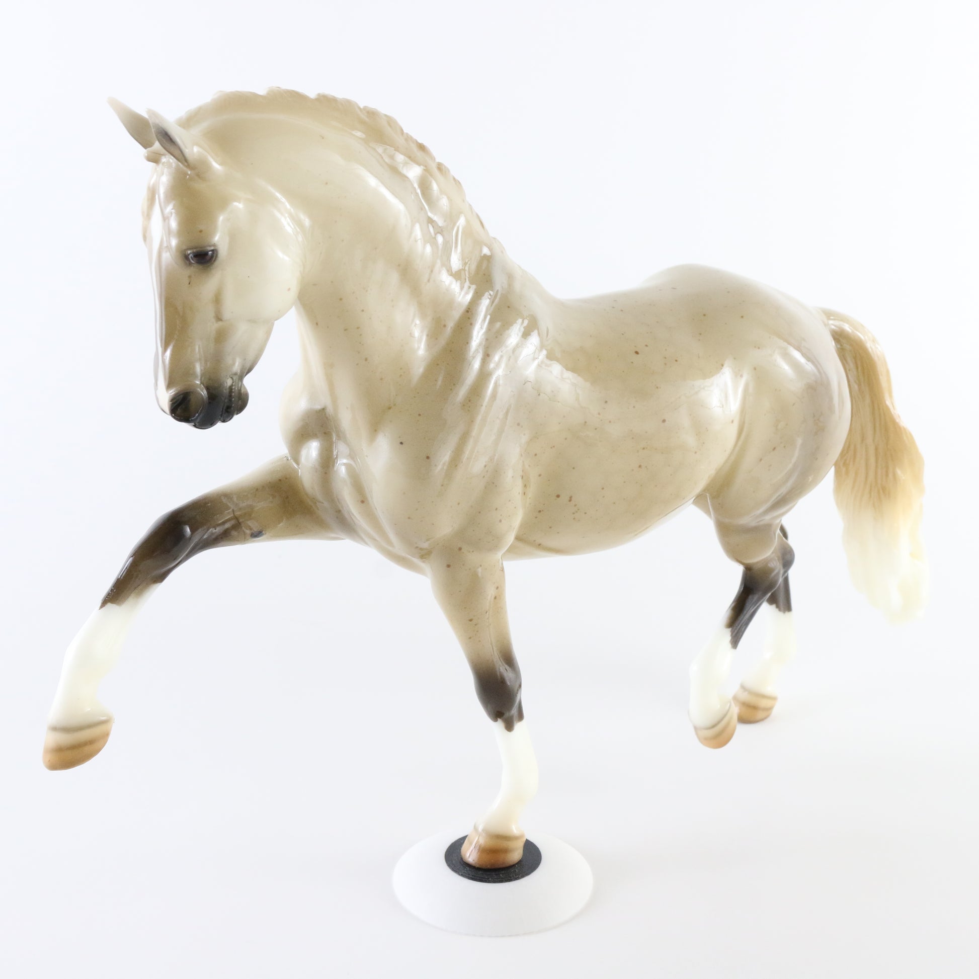 Breyer Landler Totalis BreyerFest 2022 Special Run Glossy Horse with Stand