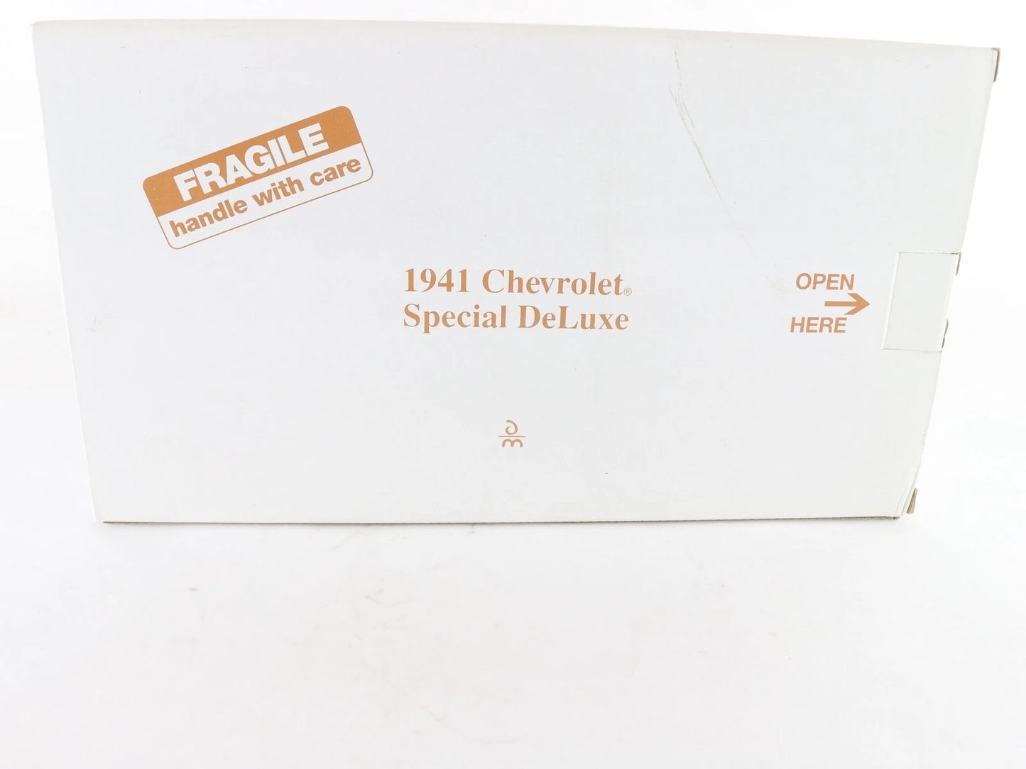 1941 Chevrolet Special Deluxe Convertible Tan Red Danbury Mint 1:24 Diecast
