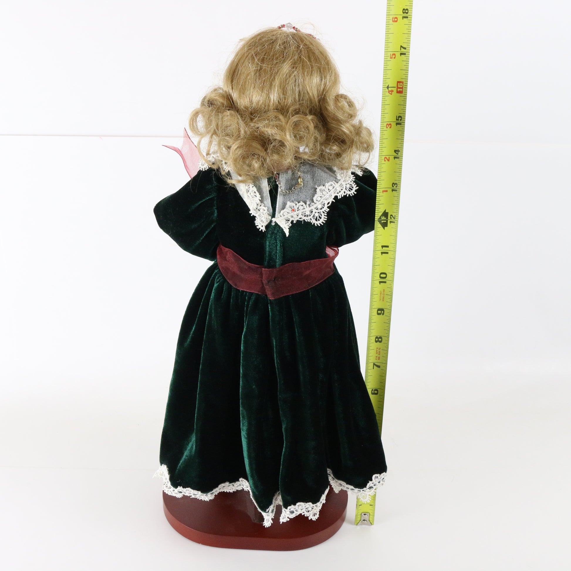 Holly Memories Of Childhood Richard Simmons Christmas 17" Girl Doll 83/3000