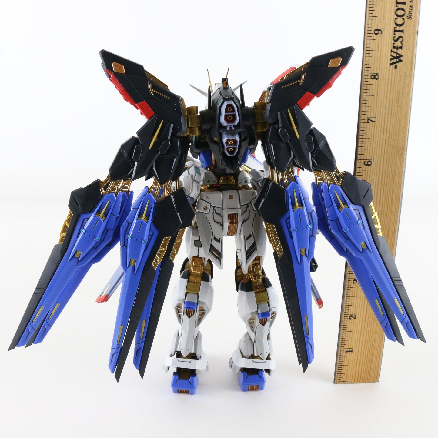 Gundam ZGMF-x20a MGEX Strike Freedom Zaft Mobile Suit 1:100 NICE BUILD