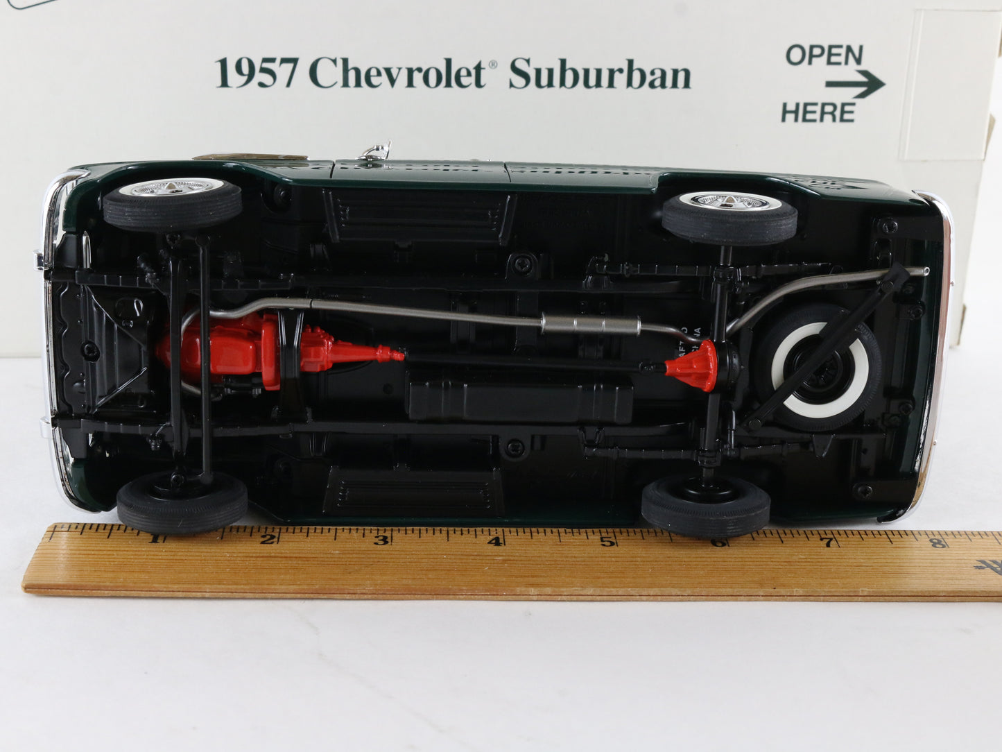1957 Chevrolet Suburban 3100 Model DP Half-Ton Green Danbury Mint 1:24 Diecast