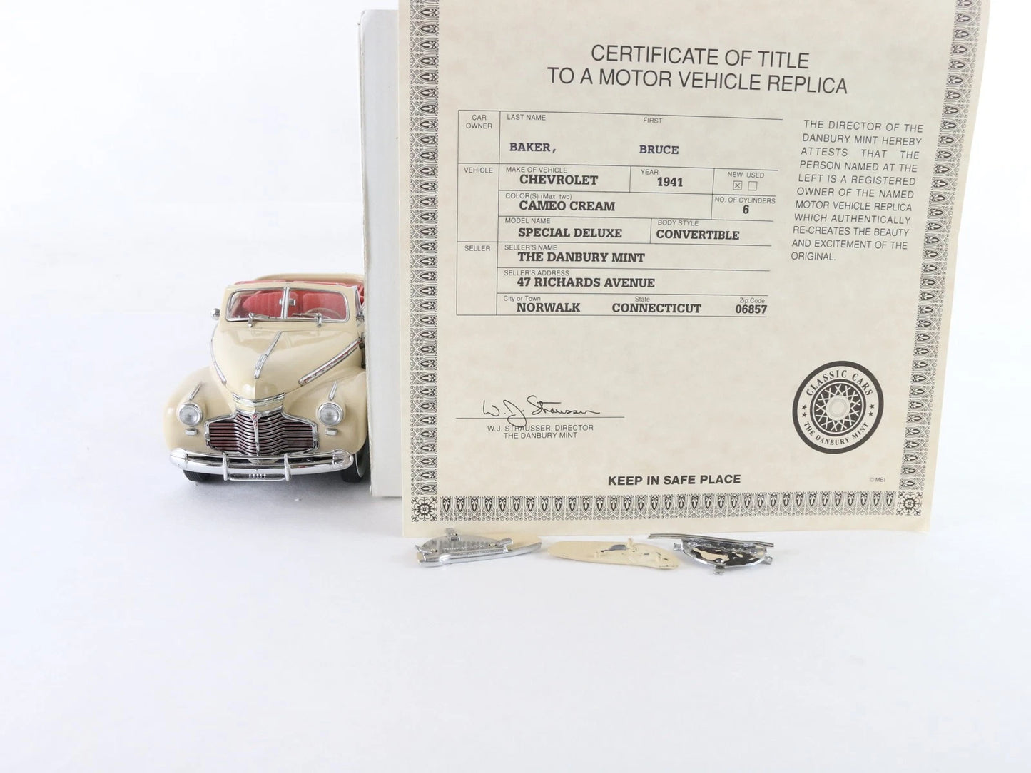 1941 Chevrolet Special Deluxe Convertible Cameo Cream Danbury Mint 1:24 Diecast
