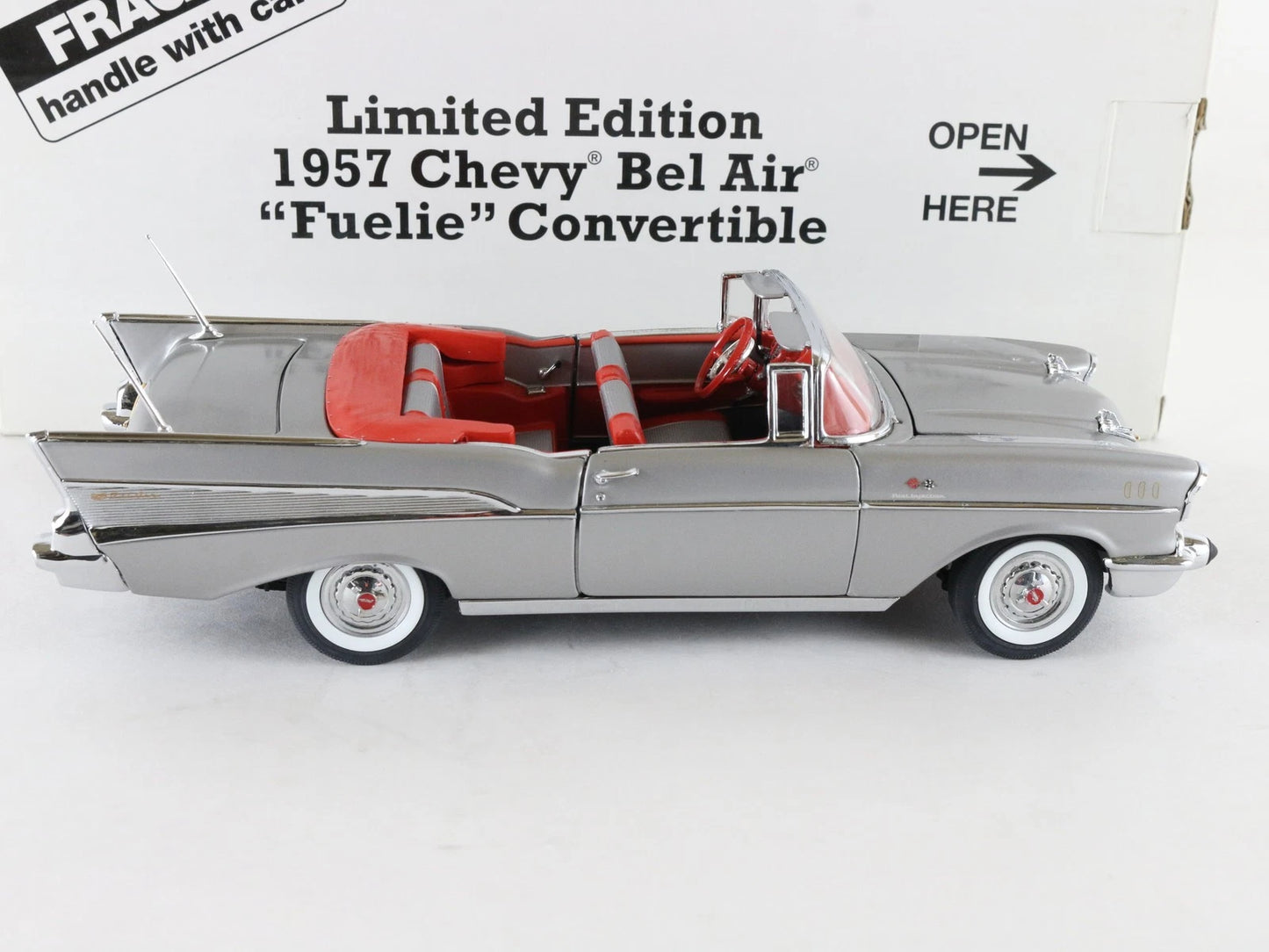 1957 Chevy Bel Air Fuelie Convertible Silver Danbury Mint 1:24 4936/5000 LIMITED