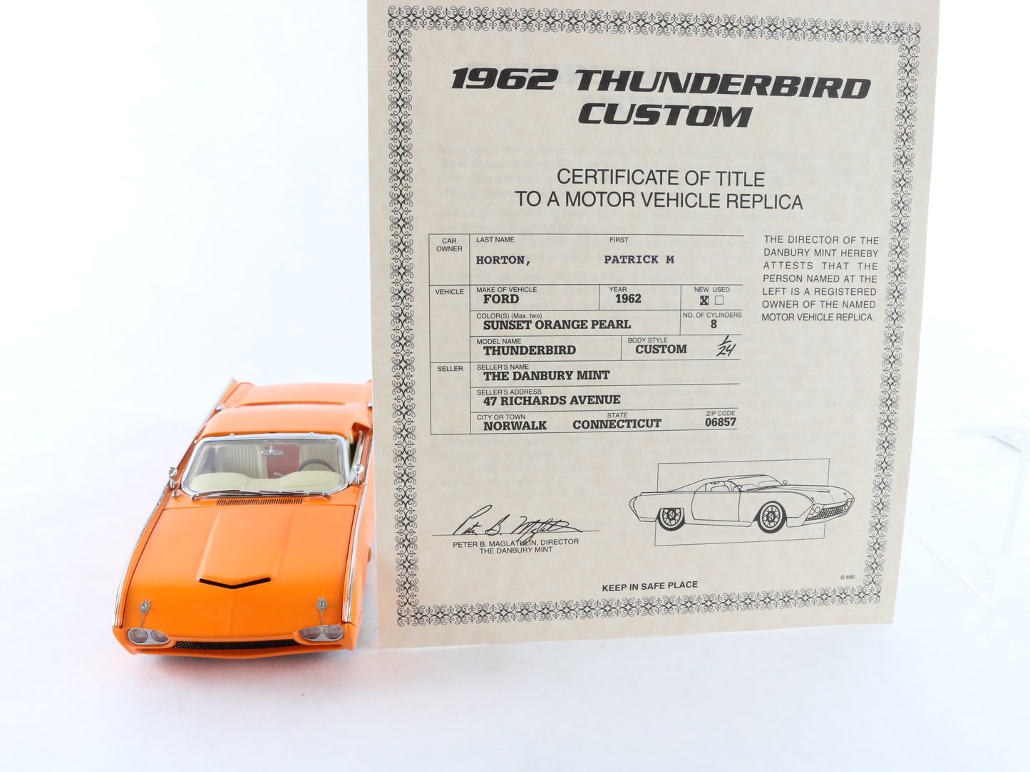 1962 Ford Thunderbird Custom Convertible Orange Danbury Mint 1:24 Model Car