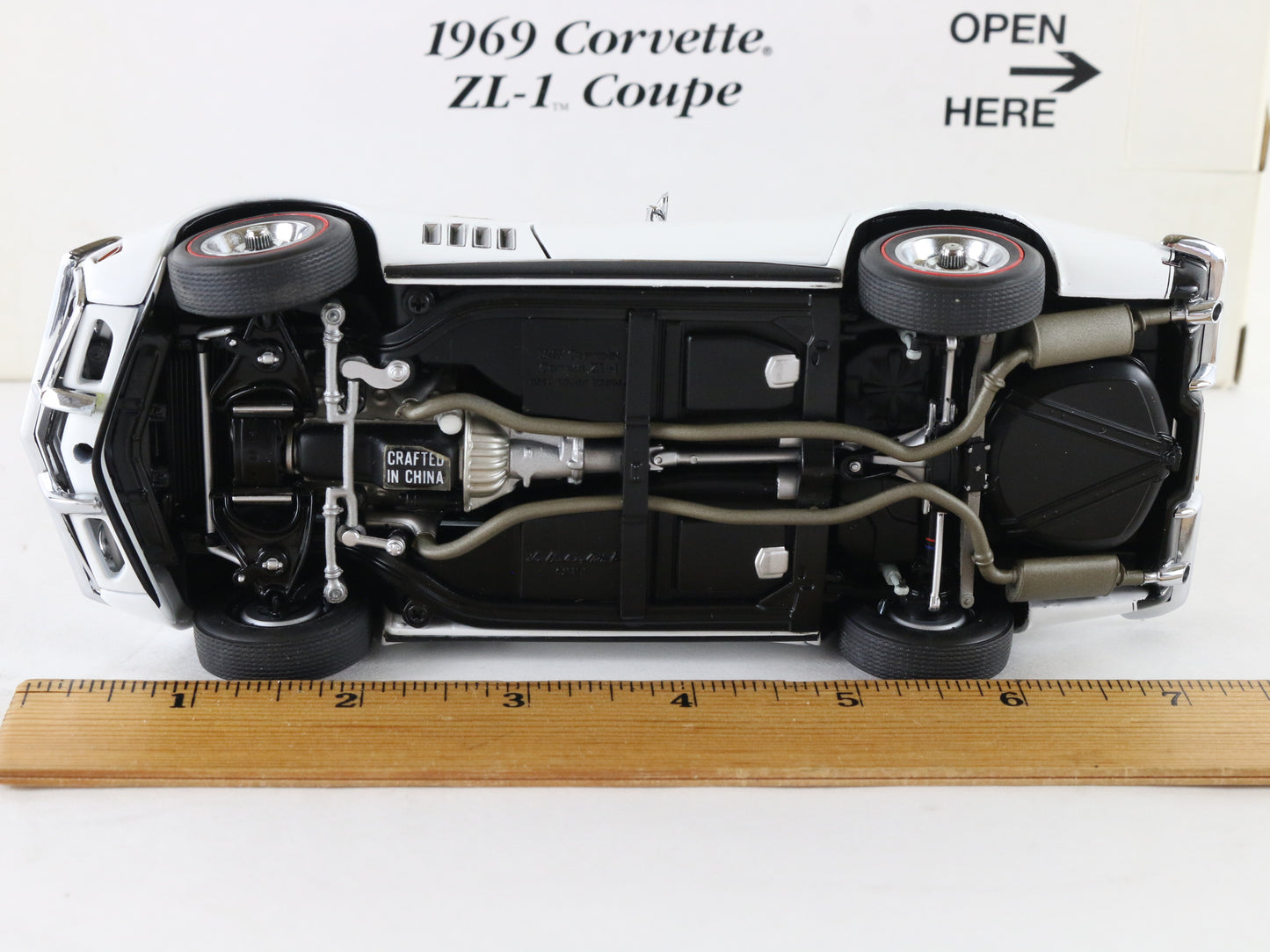 1969 Chevy Corvette ZL-1 Coupe Can-Am White Danbury Mint 1:24 Diecast Model