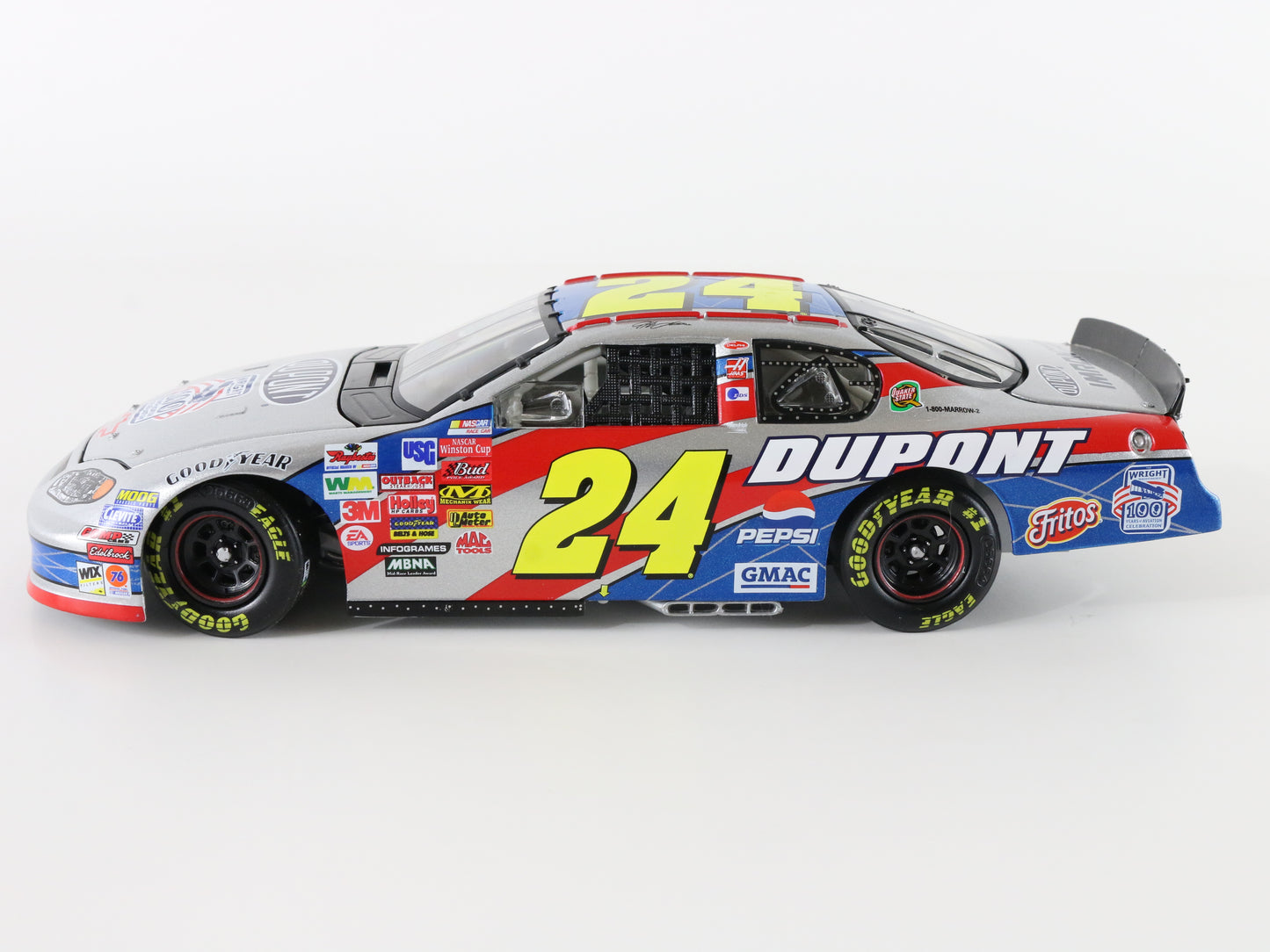 Jeff Gordon #24 Dupont Racing 2003 Monte Carlo Silver Action 1:24 Model Car