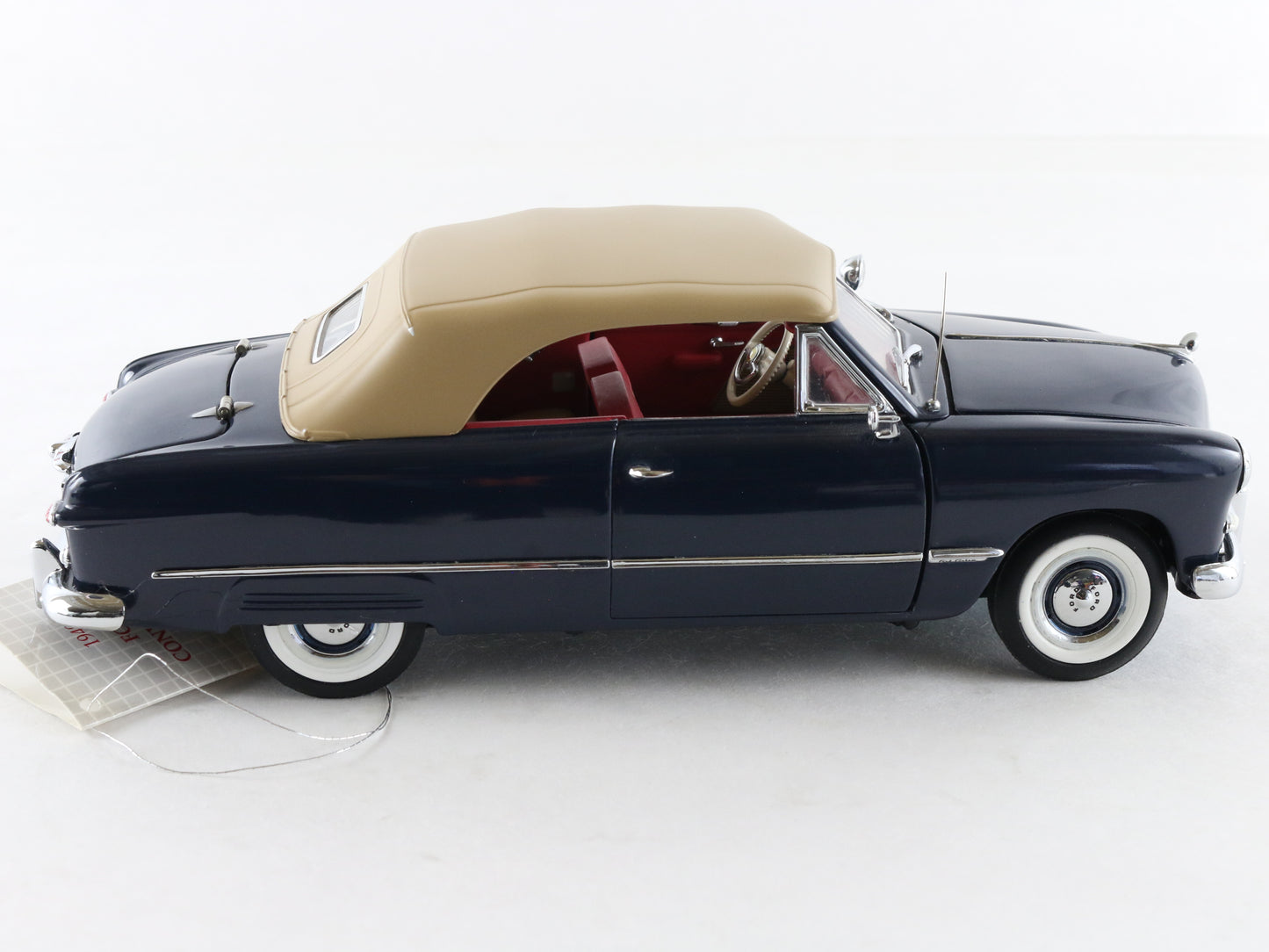 1949 Ford Convertible Blue Tan Franklin Mint 1:24 Model Car