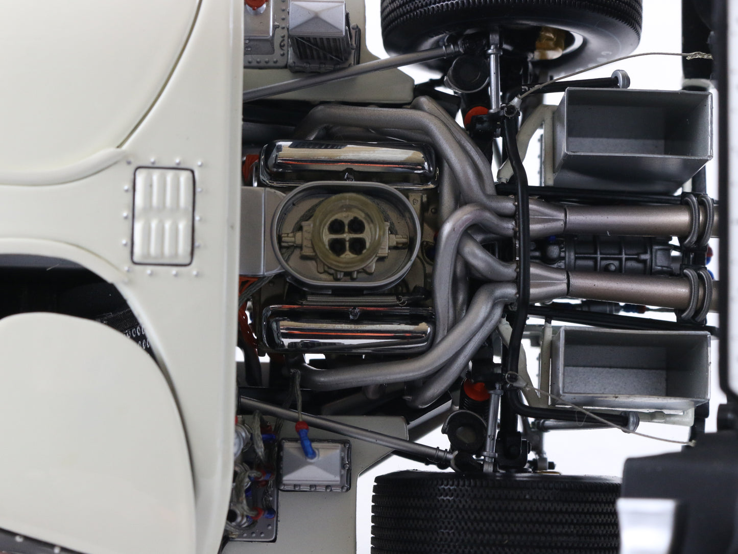 1966 Ford GT40 MK2 #98 White & Black Racing Legends Exoto 1:18 Metal Model Car