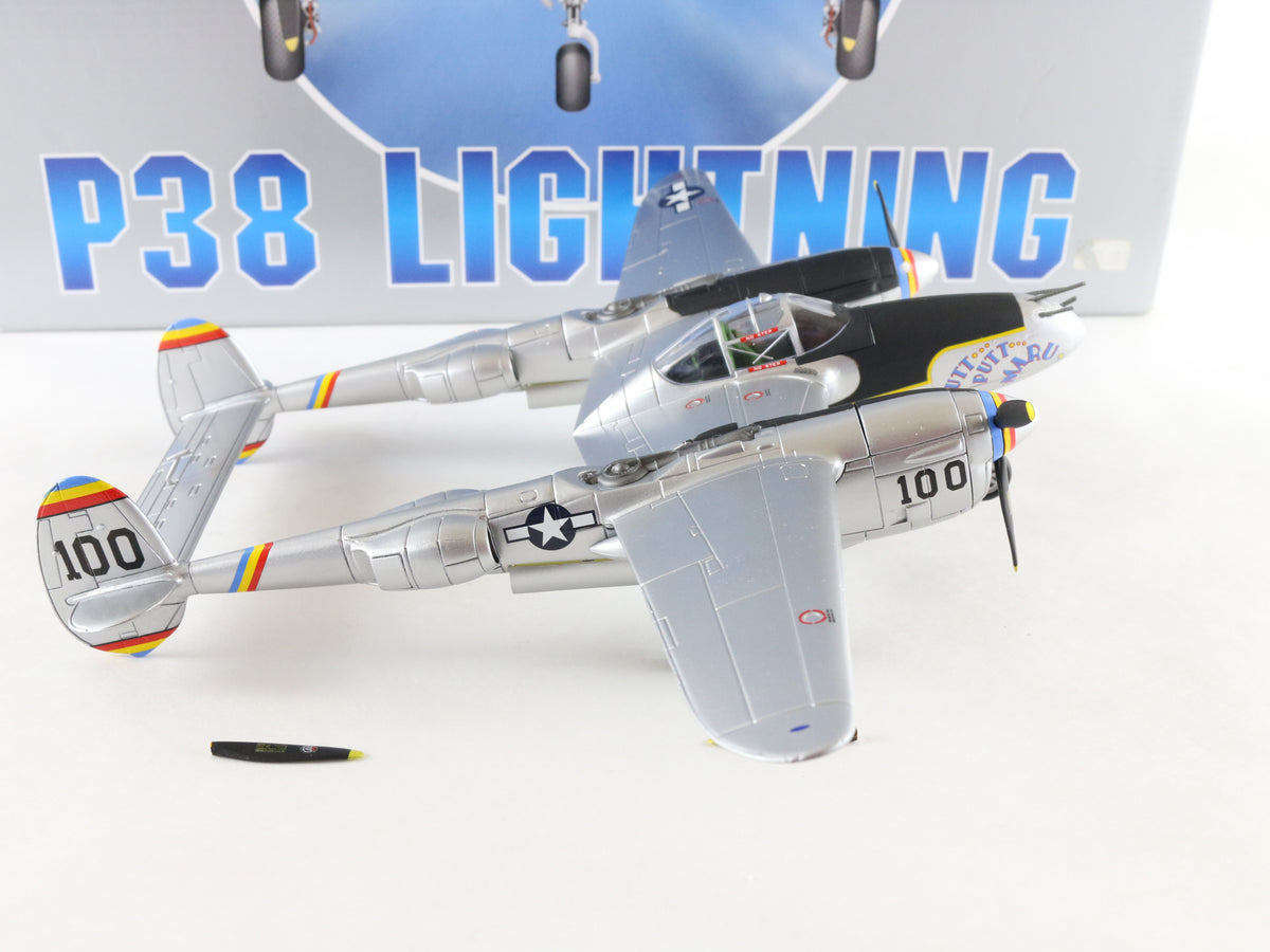 P38J Lightning Lockheed USAAF Fighter Plane Armour 1:48 98137 Model READ
