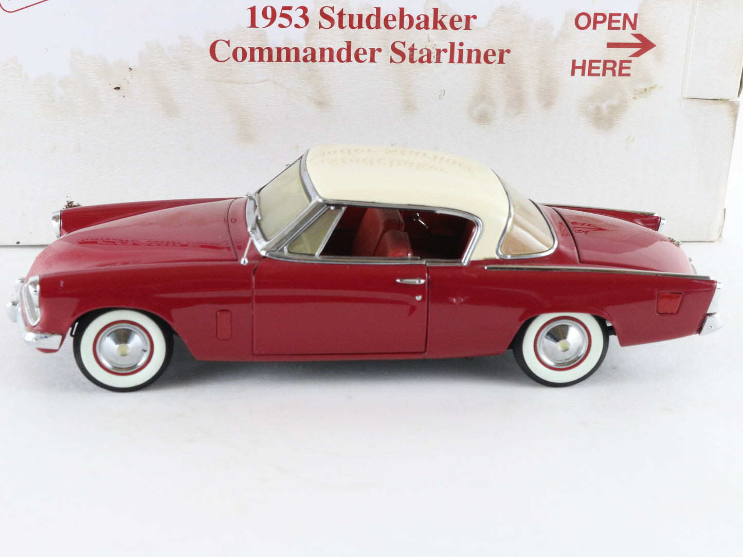 1953 Studebaker Commander Starliner Hardtop Red White Danbury Mint 1:24 Diecast