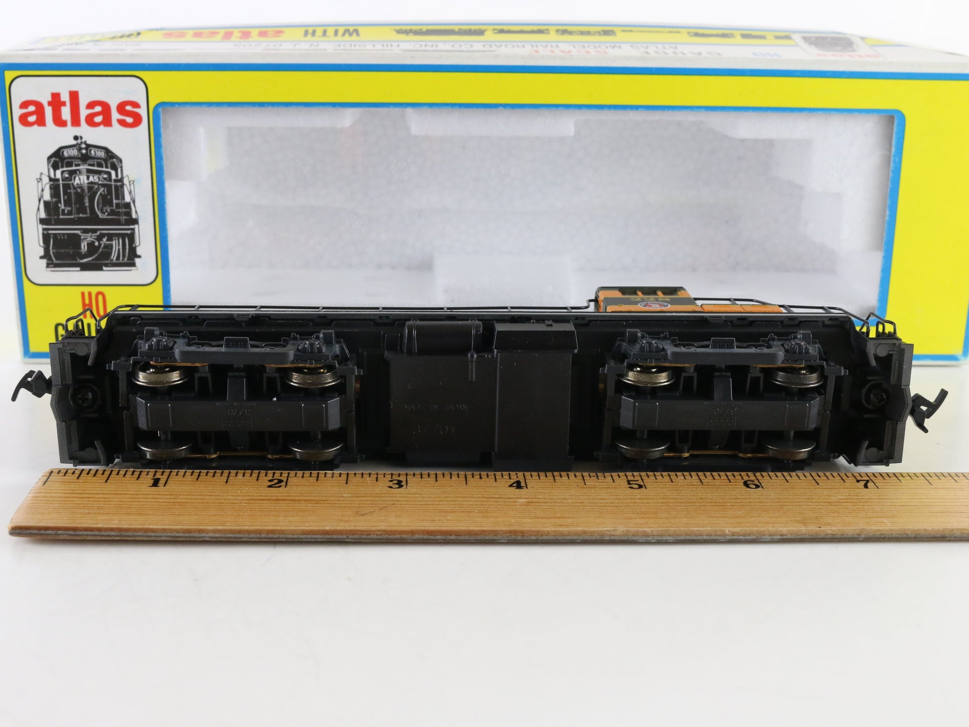 Atlas HO Great Northern 228 RS3 Diesel Locomotive Engine