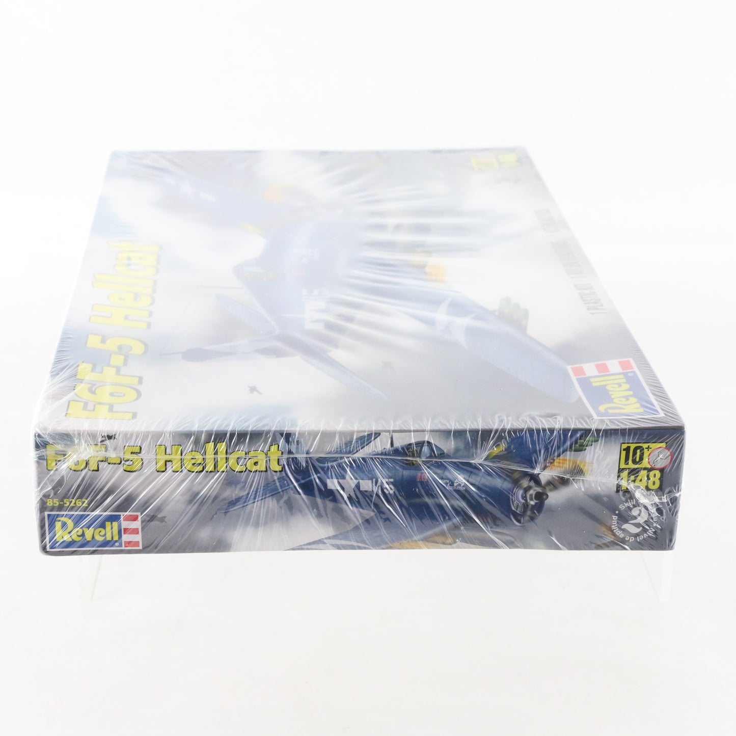 F6F-5 Hellcat WW2 Fighter Plane Revell 1:48 Model Aircraft Kit 85-5262