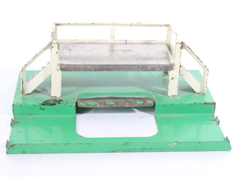 Green & White Loader Platform Metal Lionel O