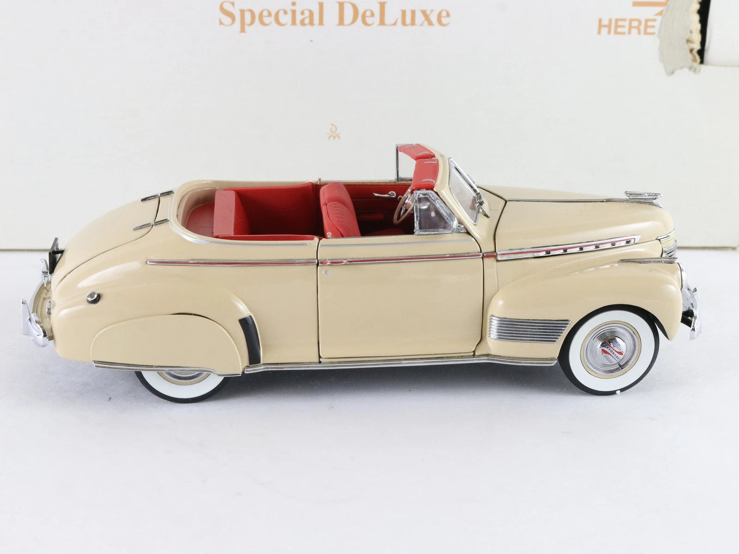 1941 Chevrolet Special Deluxe Tan Red Convertible Danbury Mint 1:24 Diecast
