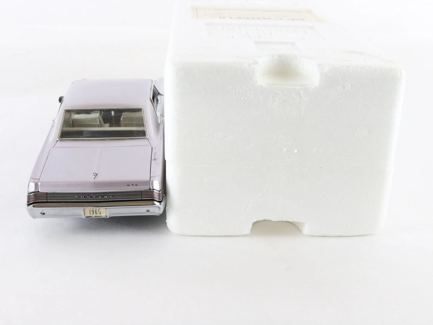 1965 Pontiac GTO Iris Mist Purple Danbury Mint 1:24 Diecast Model