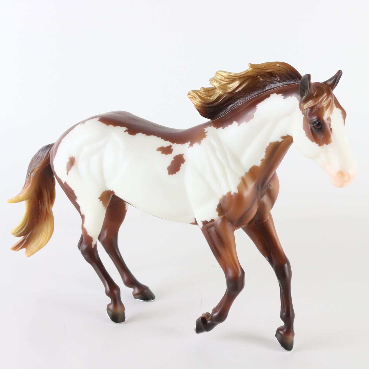 Breyer Notoriously Framed Loping Long Tail QH CC 2021 Web Special Horse