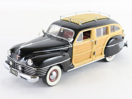 1942 Chrysler Town & Country Black Wood Panel Danbury Mint 1:24 Diecast Car