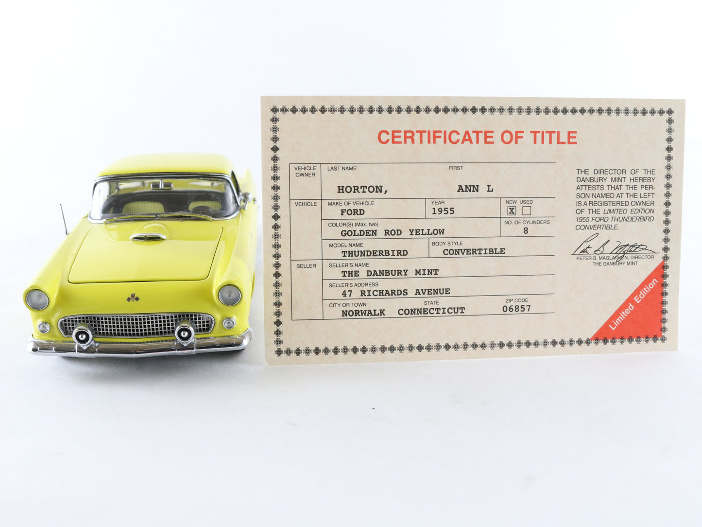 1955 Ford Thunderbird Convertible Yellow Danbury Mint 1:24 Model Car