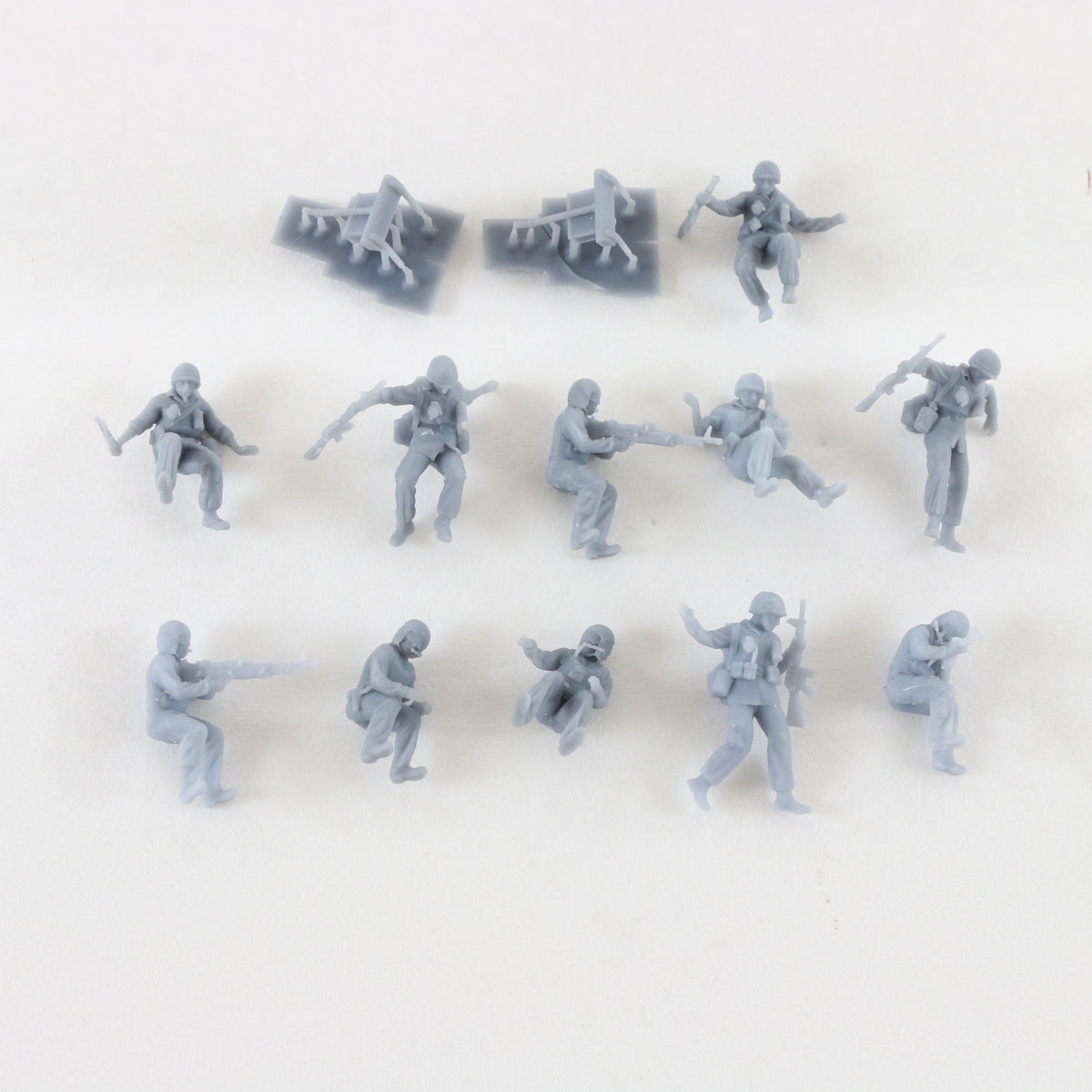 Lot Of 13 Huey Helicopter Crew Troops Gunners Peddinghaus? 1:72 3D Printed