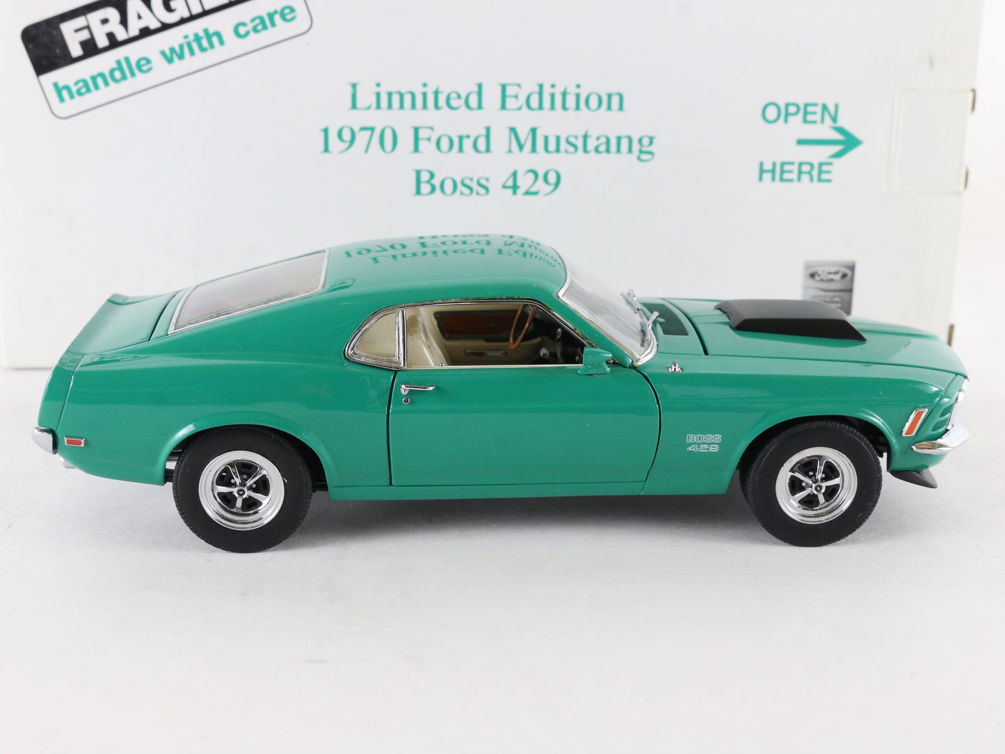 1970 Ford Mustang Fastback Grabber Green 2205/5000 Danbury 1:24 Diecast Model