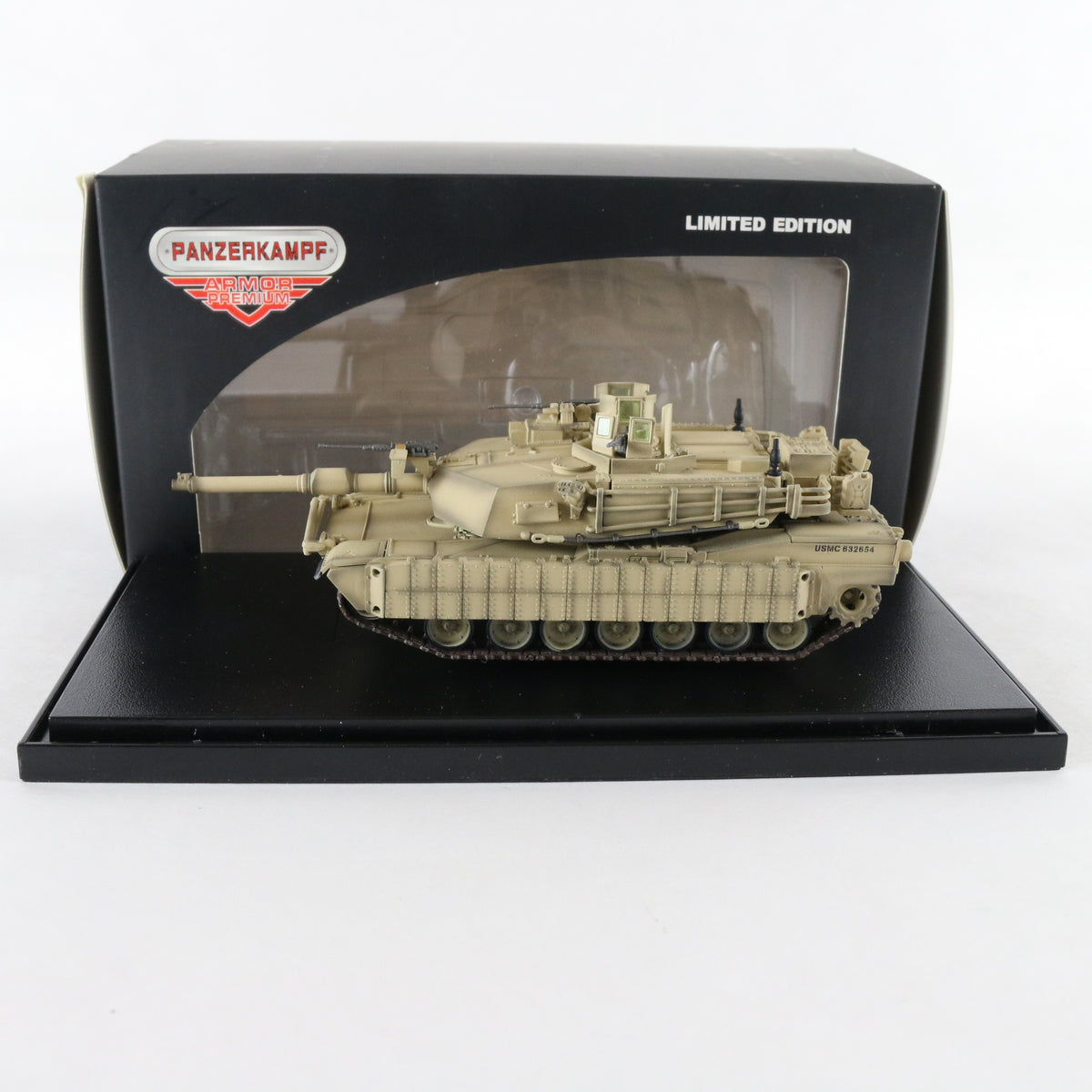 M1A1 Tusk US Tank Armor Premium Panzerkampf 1:72 12208PB0667 Military Vehicle