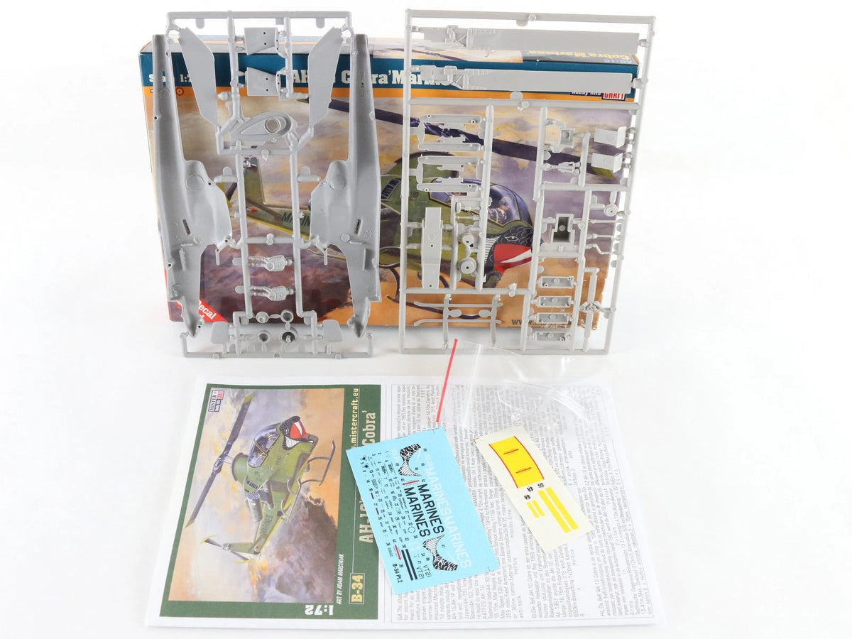 AH-1G Cobra Helicopter Marines Bell Mister Craft 1:72 020347 Military Kit