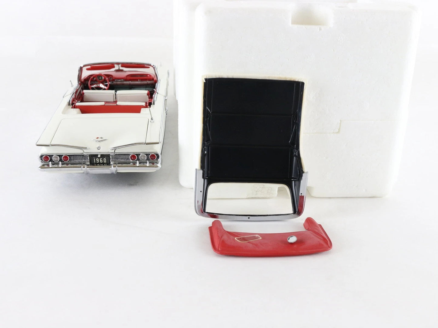 1960 Chevrolet Impala Convertible White Red Danbury Mint 1:24 Diecast Model