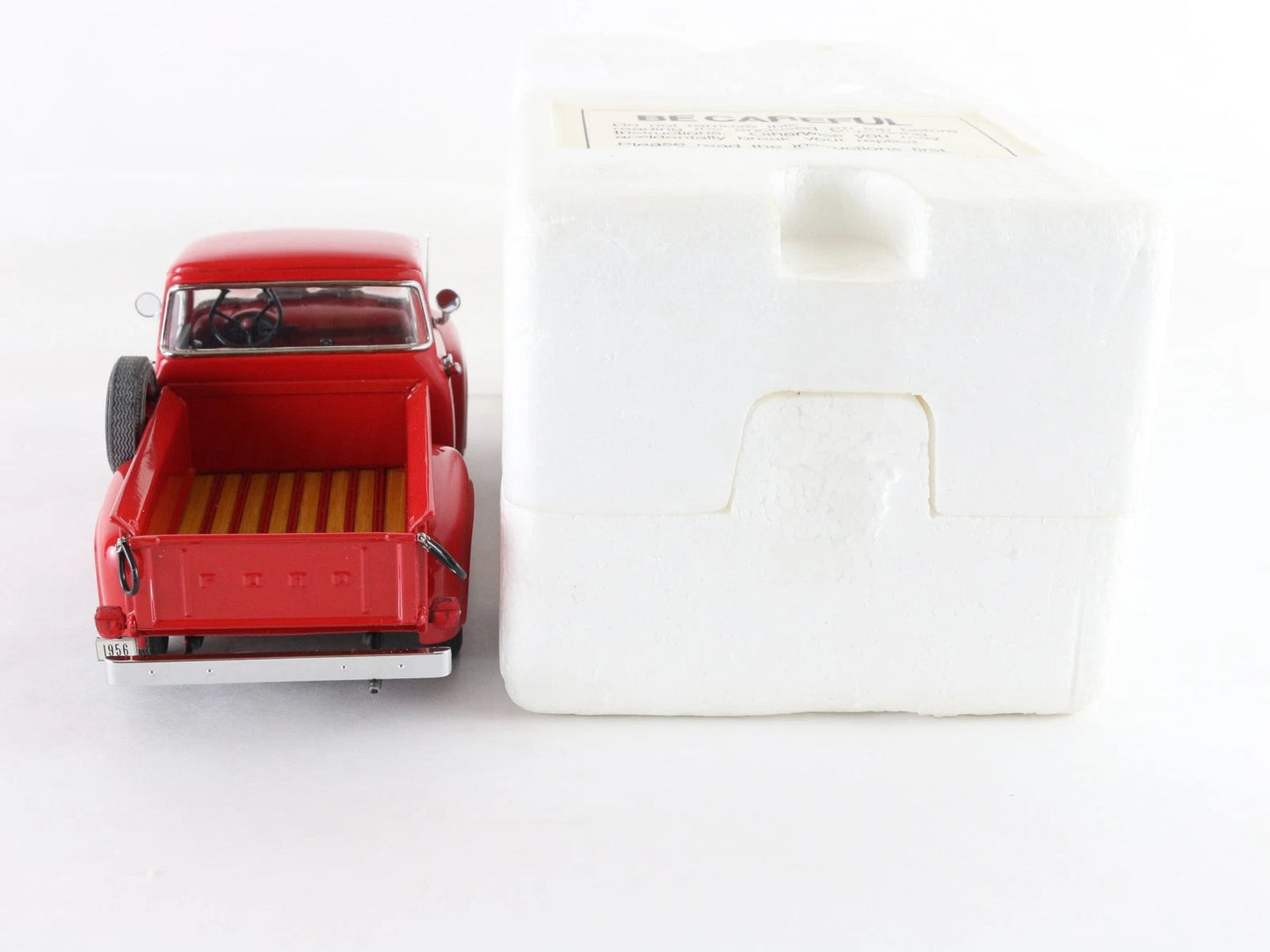 1956 Ford F-100 Pickup Truck Red Danbury Mint 1:24 Diecast Model Car