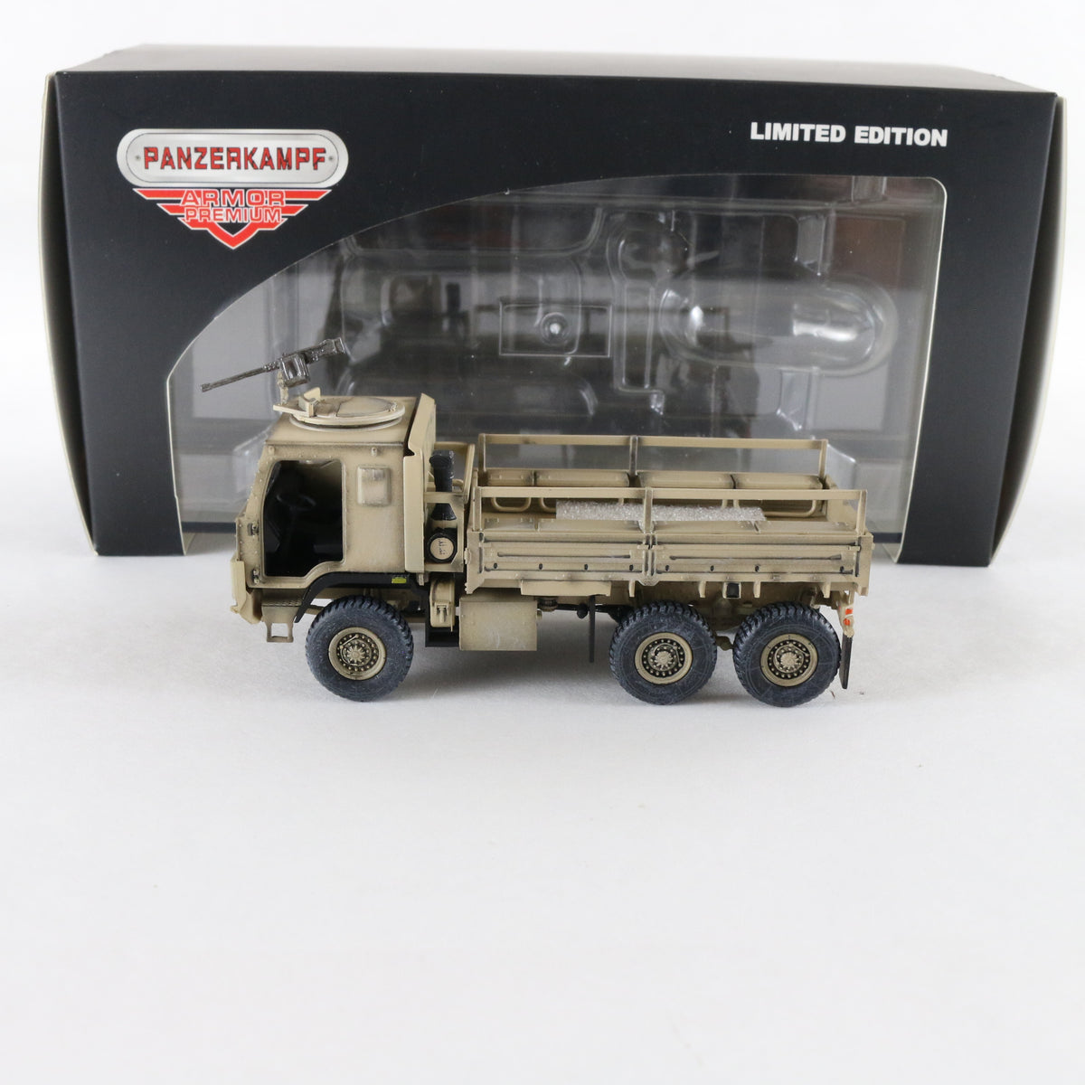 M1083 FMTV Armor Cab Troop Carrier Truck Armor Panzerkampf 1:72 12219PA0206