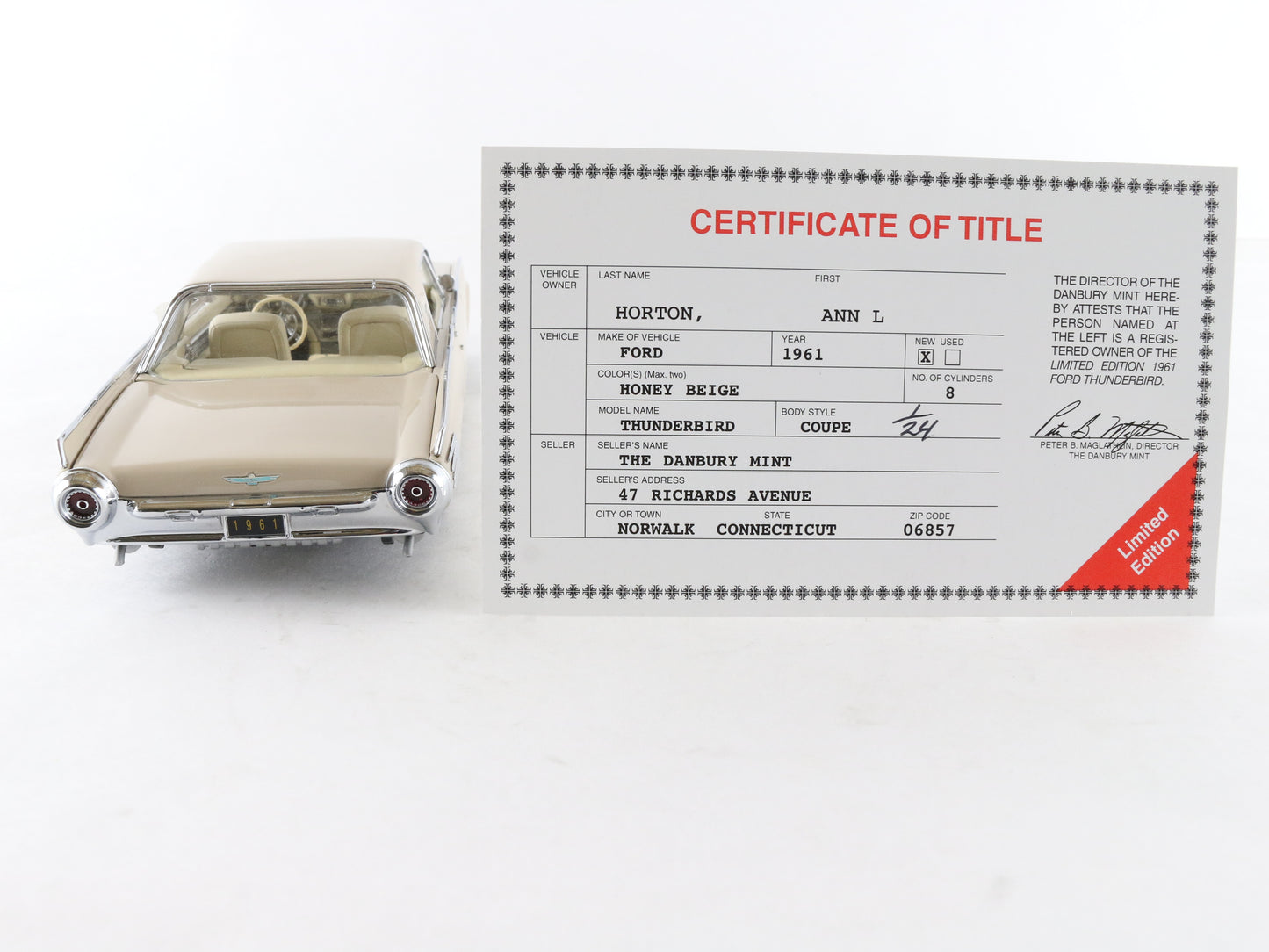 1961 Ford Thunderbird Hardtop Honey Beige Danbury Mint 1:24 Model Car