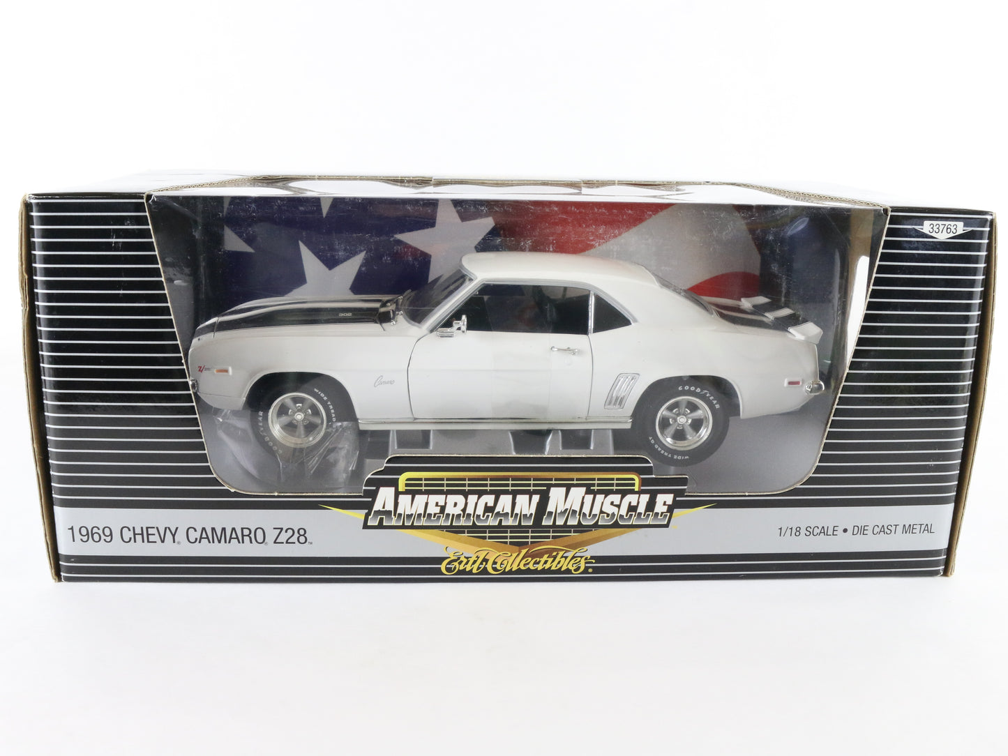 1969 Chevy Camaro Z28 White Black American Muscle ERTL 1:18 Diecast Model 33763