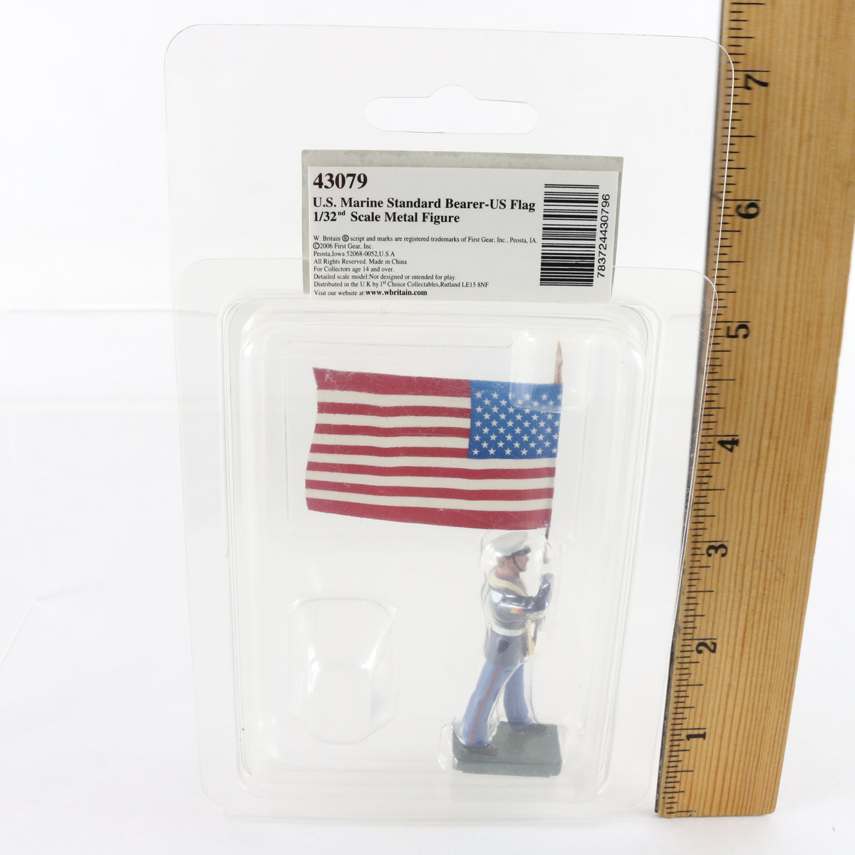 US Marine Standard Bearer Flag Soldier Britains 1:32 43079 Metal Figure