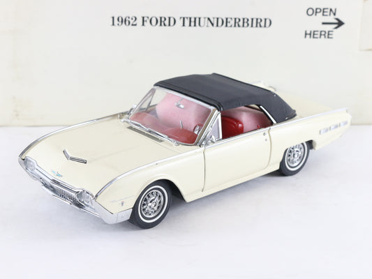 1962 Ford Thunderbird White Black Danbury Mint 1:24 Diecast Car